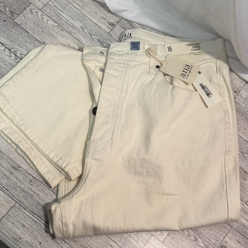 a.n.a Cream Straight-Leg Men’s Chinos